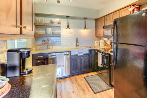 Families Welcome! Sugar Mtn Gem: Golf, Hike & Ski Apartment in Sugar Mountain