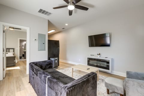 Pet-Friendly ATL Hub - 9 Mi to Downtown Apartment in College Park