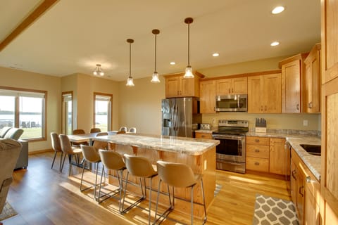 Game Room + Views: Family Retreat on Silver Lake House in Iowa