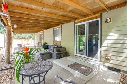 Tranquil Home w/ Patio & Fenced Yard in Vancouver! House in Vancouver