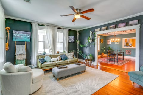 Stay Near LSU! Baton Rouge Home 3 Mi to Stadium House in Baton Rouge