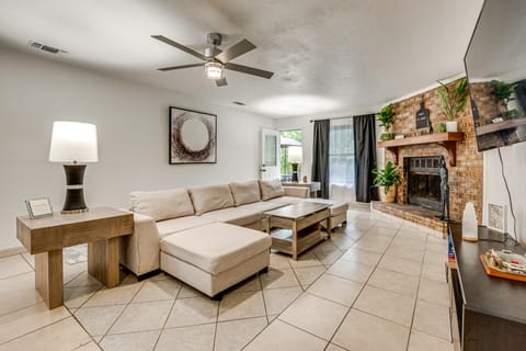 Group-Friendly Rental 5 Mi to Dtwn Tallahassee! Apartment in Tallahassee