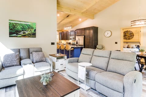 Blue Ridge Adventure Base: Grill, Play, Explore! House in Tennessee