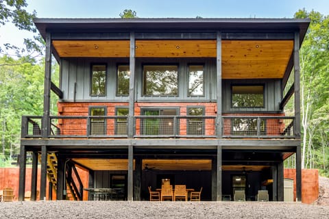 Blue Ridge Adventure Base: Grill, Play, Explore! House in Tennessee