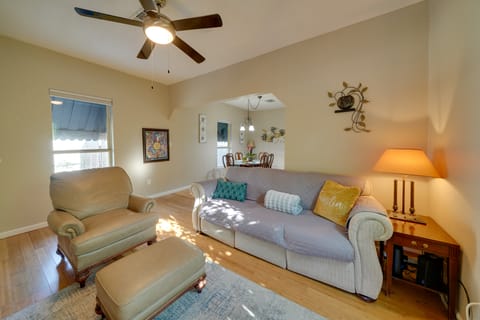 Walk to Alamodome! Pet-Friendly Home w/ Yard House in San Antonio