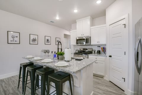 Hot Tub & Game Room: 'Raider Resort' in Lubbock House in Lubbock