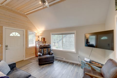 Near Payette Lake! Cabin w/ Outdoor Space House in McCall