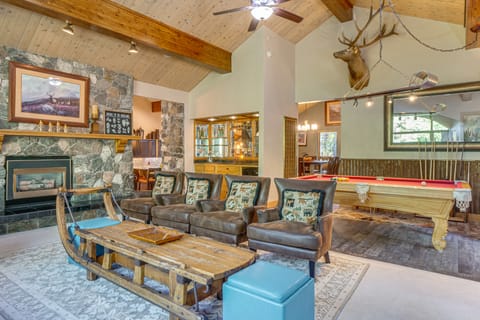 Steps to Ski Shuttle: Breckenridge Home w/ Hot Tub House in Breckenridge