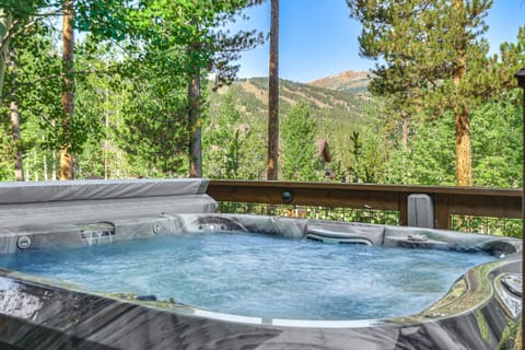 Steps to Ski Shuttle: Breckenridge Home w/ Hot Tub House in Breckenridge