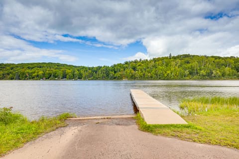 Ski-In/Ski-Out Condo in Upson - Walk to Lake Apartment in Wisconsin