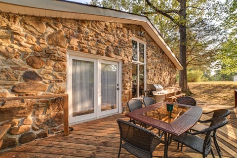 Dog-Friendly Kentucky Lake Home w/ Game Room! House in Kentucky