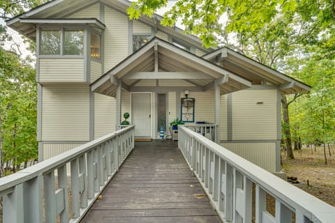 Margaritaville Lake Resort Home 1 Mi to Marina! House in Lake of the Ozarks