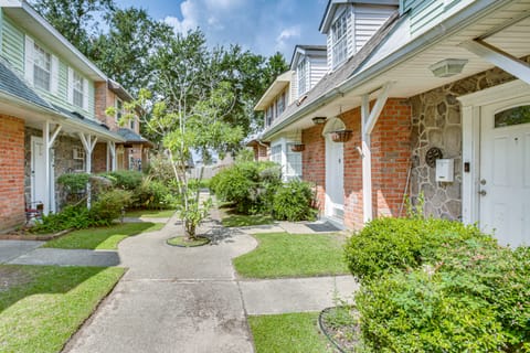 23 Mi to NOLA: Cozy & Quaint Destrehan Townhome Apartment in St John the Baptist Parish, LA, USA
