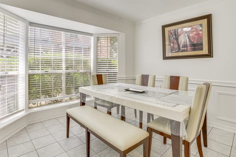 23 Mi to NOLA: Cozy & Quaint Destrehan Townhome Apartment in St John the Baptist Parish, LA, USA