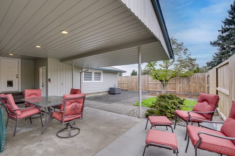 Willamette Valley Family Home w/ Fenced Yard House in Albany