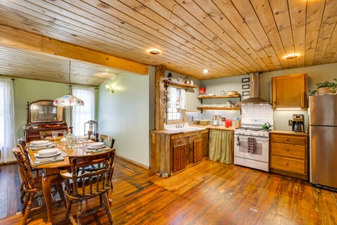 Pet-Friendly Ski, Swim & Relax Poconos Getaway House in Lake Naomi