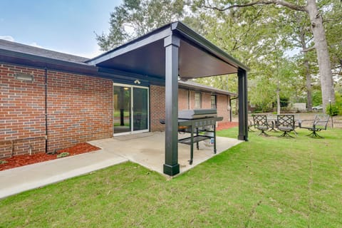 Group Getaway w/ Fenced Yard & Pool Table in Wrens House in South Carolina