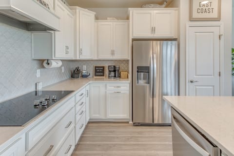 Barefoot Resort Golf Getaway: Pool + Beach Shuttle Apartment in North Myrtle Beach