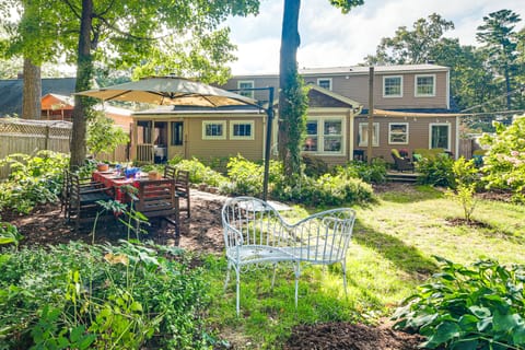 Burlington Escape By Lake Champlain & Bike Path House in Burlington