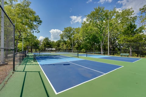 Walk to Table Rock Lake: Updated Cabin w/ Deck! House in Table Rock Lake