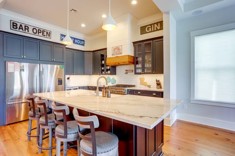 Southern Colonial Escape w/ Pool in NOLA! House in Ninth Ward