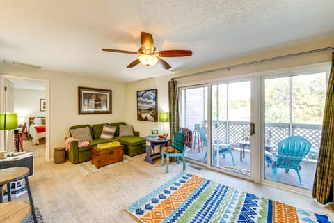 3 Mi to IU: Dog-Friendly Condo w/ Pool Access! Apartment in Bloomington