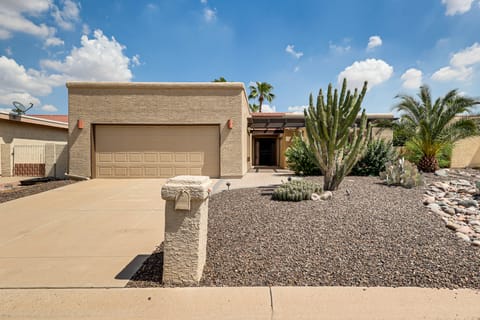 Golf, Swim & Grill: Snowbird’s Escape in Sun Lakes House in Sun Lakes