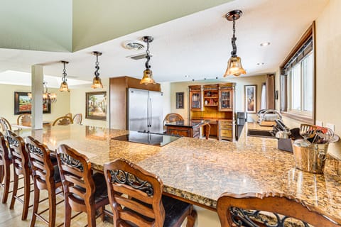 Golf, Swim & Grill: Snowbird’s Escape in Sun Lakes House in Sun Lakes