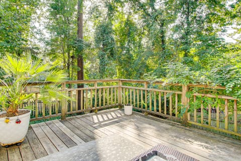 3 Mi to Marina: Quiet Getaway w/ Deck in Lexington House in South Carolina