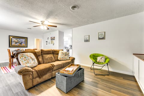 6 Mi to Dtwn Pensacola: Family-Friendly Gem! House in Pensacola
