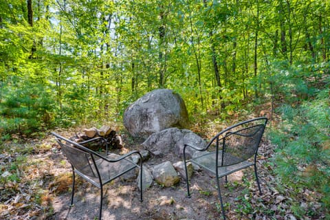 7 Mi to Ski Slopes! Cozy Madison Cabin w/ Fire Pit House in Madison