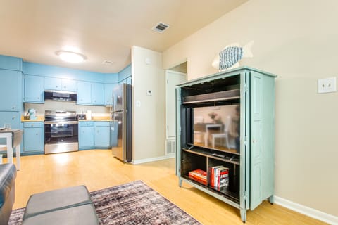 8 Mi to Beaches: Relaxing Retreat in Gulf Breeze Apartment in Pensacola Beach