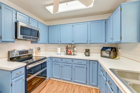 Pet-Friendly Family Home 3 Mi to Lake Lewisville House in Lewisville