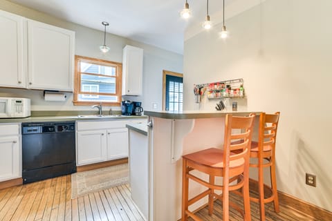 Steps to Dtwn & River! Boyne City Family Retreat House in Boyne City