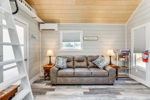 Pet Friendly! Norfork Lake Getaway w/ Fire Pit Apartment in Norfork Lake