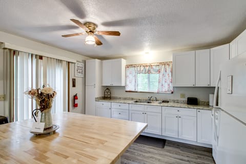 Near Lakes: Updated Family Home w/ Deck in Cushing House in Minnesota