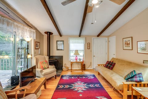 Quiet All-Season Creekside Escape in Upstate! House in Berkshires