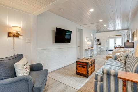 Dock, Deck & Fire Pit! Chautauqua Lake Retreat House in Allegheny River