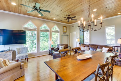 Lake View Home in Silver Point: Walk to Marina House in Center Hill Lake