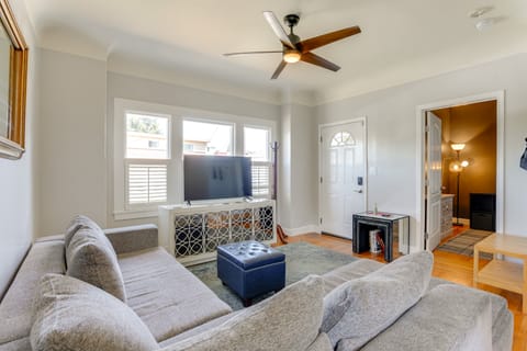 1 Mi to Dimond District: Oakland Home w/ Deck House in Oakland