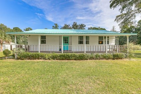 16 Mi to WEC: Horse-Friendly Home on 5 Acres! House in Florida