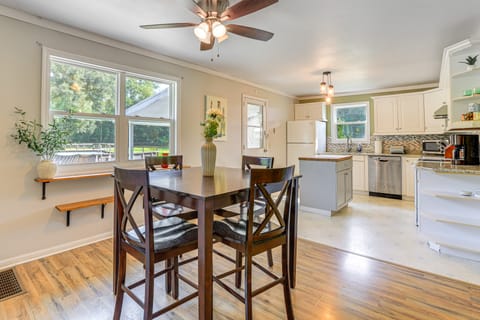 16 Mi to WEC: Horse-Friendly Home on 5 Acres! House in Florida