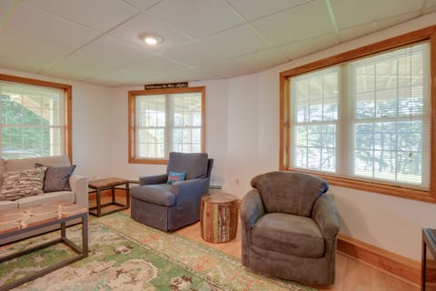 Walk to Lake Winnisquam Access: Cozy Retreat Apartment in Lake Winnisquam