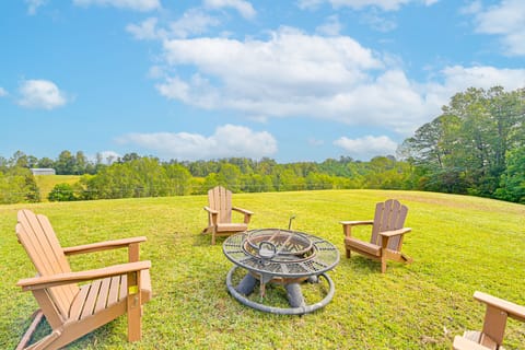Rock Climb, Hike, Relax! Quiet Beattyville Retreat House in Kentucky