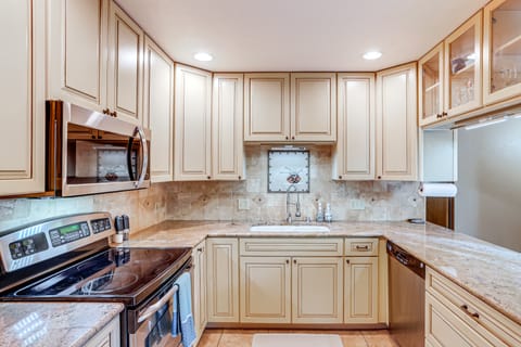 12 Mi to Mesa Verde: Family Gem w/ Mountain Views House in Cortez