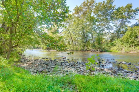 Shenandoah Valley Riverside Retreat Near Wineries House in Grottoes