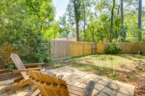 Bike & Explore: Family Home in The Woodlands! Apartment in The Woodlands