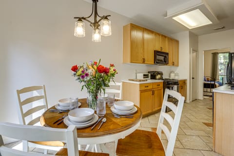 Bike & Explore: Family Home in The Woodlands! Apartment in The Woodlands