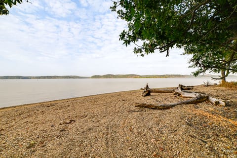 Walk to Lake Barkley! Family Home w/ Outdoor Oasis House in Lake Barkley