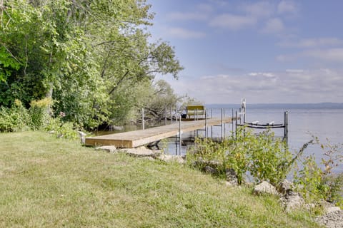 Lakefront Home W/Dock Near Fond Du Lac House in Lake Winnebago